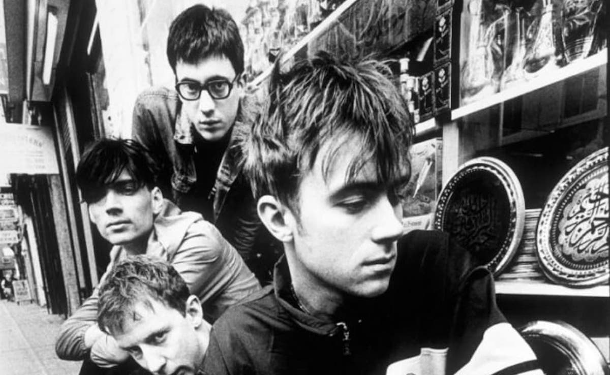 Blur Foto 90s