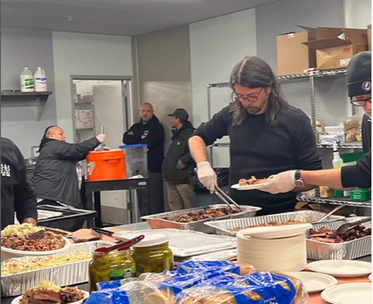 Dave Grohl Bbq Senzatetto