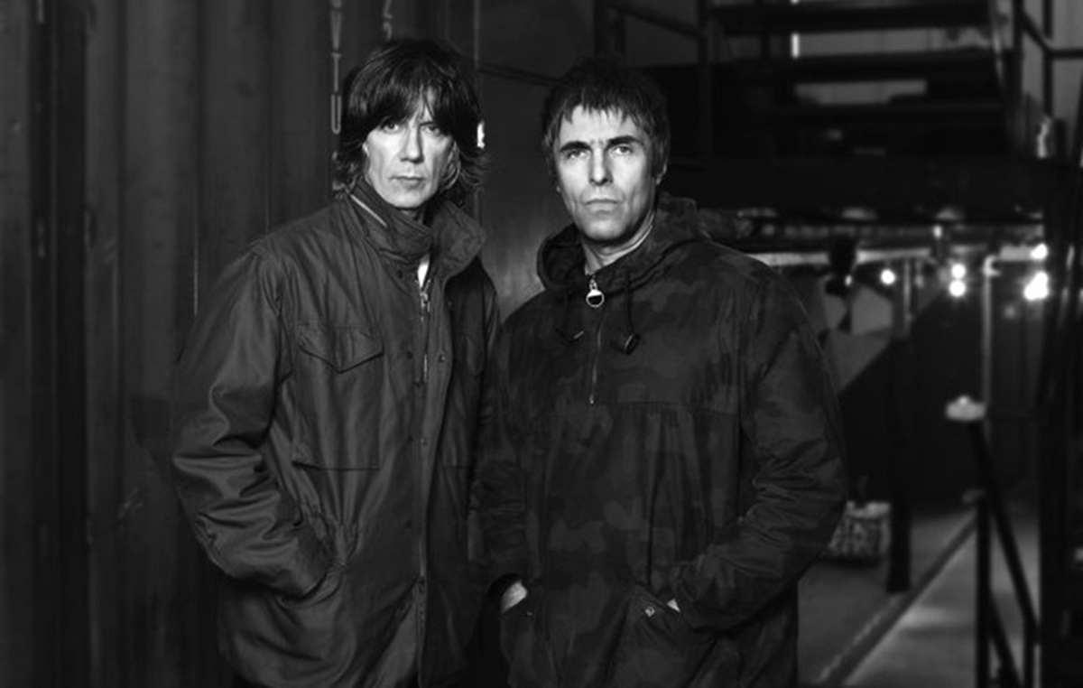 Liam Gallagher And John Squire Tom Oxley 696x442