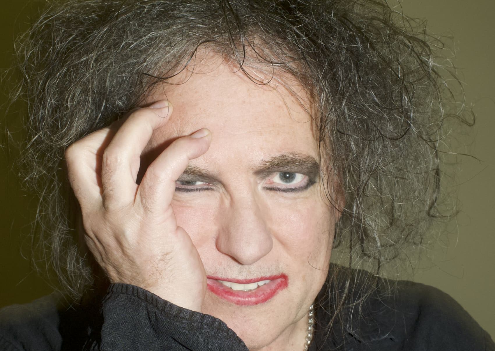 The Cure Robert Smith in posa nella foto di Sam Rockman